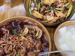 -一品红烧鸭特色川菜(三岔湖店)