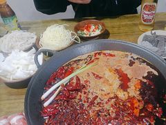 -黄潇洒老火锅(九眼桥宏济巷店)