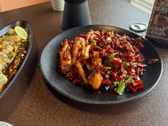 -曼听小寨海鲜烧烤·大连辣炒大王(盖州街店)