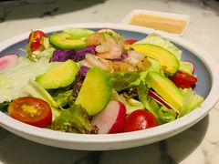 牛油果大虾沙拉-JUKEBOX玖部音乐餐厅(华侨城店)