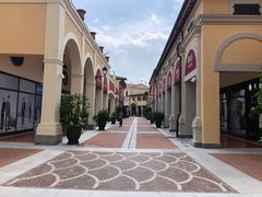 -佛罗伦萨小镇广佛名品奥特莱斯(疏港路店)