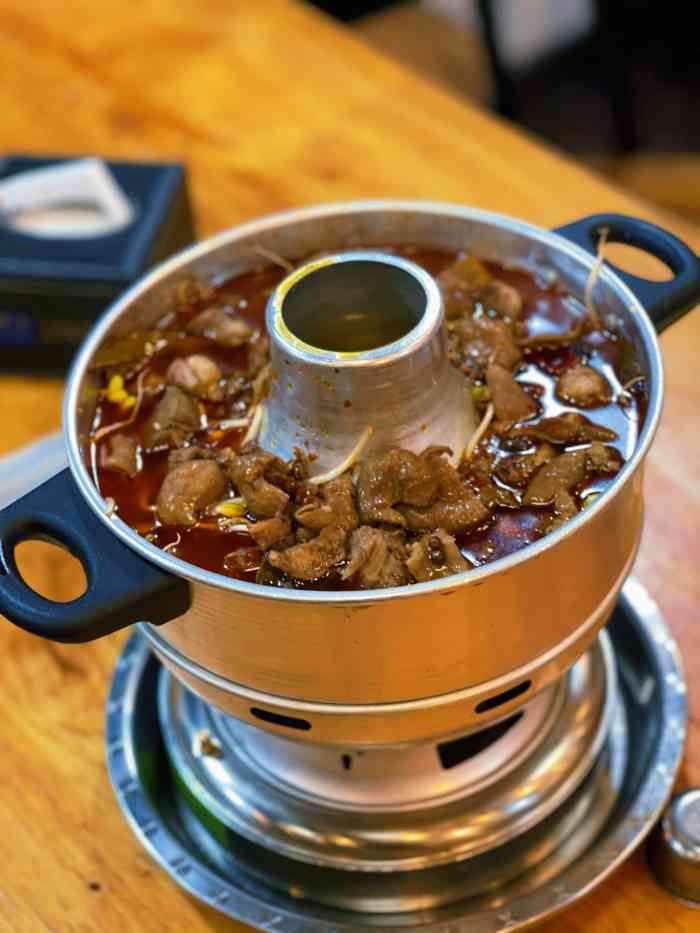 小芳万州小火锅-"位置:时代天街时代汇的6栋临街,有点靠里.