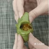 大呼满足。肉松与咸蛋黄在齿颊之间完美结合