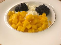 芒果白雪黑糯米甜甜-拾光·小碗甜品