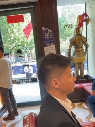-东方先生国潮男士理发馆