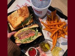 圣塔芭芭拉经典牛肉特堡-The Habit Burger Grill 哈比特汉堡(复兴soho店)