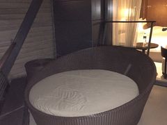 -上海滴水湖皇冠假日酒店