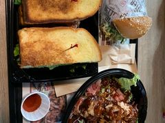 -The Habit Burger Grill 哈比特汉堡(爱琴海店)