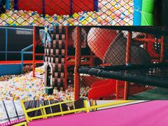 -反弹空间蹦床主题乐园