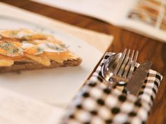 -ROAST coffee & eatery