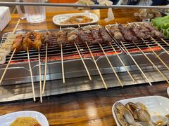 -哈尔滨小酒馆·鲜肉现穿自助烧烤(康新花园店)