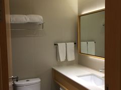 -全季酒店(上海青浦吾悦广场淀山湖大道店)