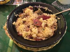 招牌腊味煲仔饭-莅香岛港式餐厅(滨江道店)