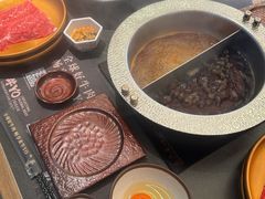 -牛YO寿喜烧·铁板烧和牛火锅自助(市府恒隆店)