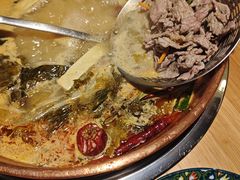 -洱火云南酸菜牛肉火锅(石景山当代商城店)