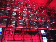 -百威KTV(恒福路店)