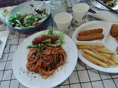 肉酱面-汽车博物馆主题餐厅