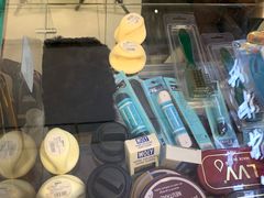 -莱靓奢侈品洗护改衣店(新世界百货崇文店)