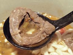 手切酸菜牛腱子面-陳八两面家(滨江天街店)