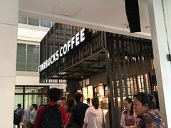 等位区-星巴克(南京新百店)