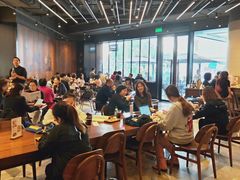 大堂-星巴克(港汇1号办公楼店)