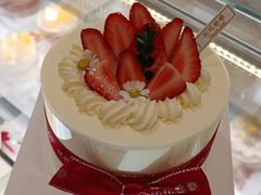 -花花卷卷·鲜食蛋糕(泉屋店)