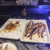 自助餐厅是一个让人吃饱喝足的地方