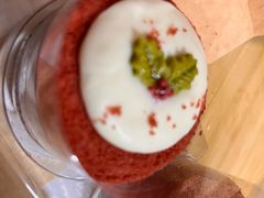 覆盆子红丝绒蛋糕-COSTA COFFEE(武汉天地店)
