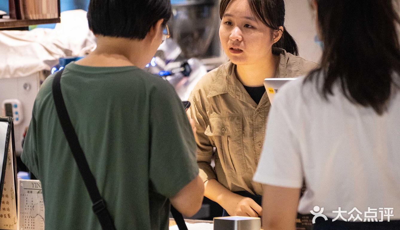 南京探店|全城首家红酒自助餐吧🍷