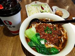 -李先生牛肉面大王(上海站南广场店)