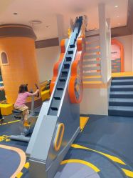 -奈尔宝家庭中心·亲子餐厅(北京东坝万达店)