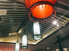 -沪小二炭火蛙锅(淮海中路美食不夜城店)