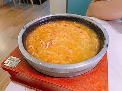 招牌小龙虾红汤泡饭-蜜桃花开·中西融合菜E&W(南长街店)