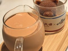 避风塘X黑白淡奶招牌港式小熊奶茶-避风塘·老港味餐厅(虹口龙之梦店)