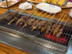 -哈尔滨小酒馆·鲜肉现穿自助烧烤(康新花园店)