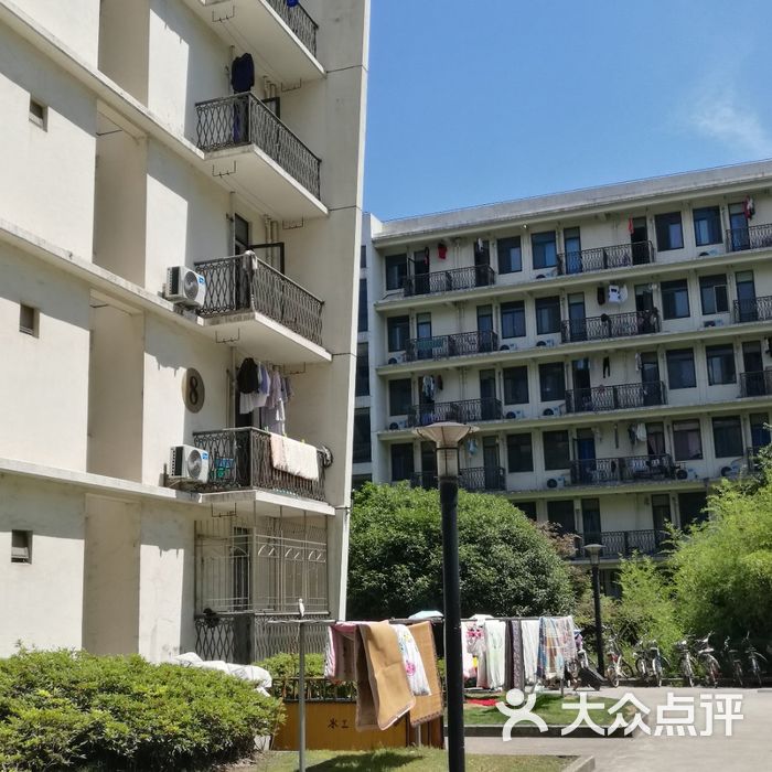 華東師範大學(閔行校區)-東門