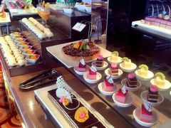 -荣誉国际酒店-云顶旋转餐厅