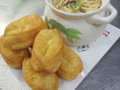 国宴油条配酸辣汤-悦海渔港海鲜酒店(樱花园小区店)