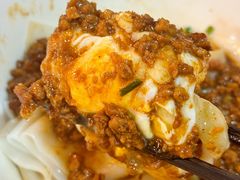 -裕新楼粉面馆·石磨手工粉(四方坪店)