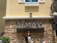 -鲁邦国际风情街(麦世达韩国精品百货店)