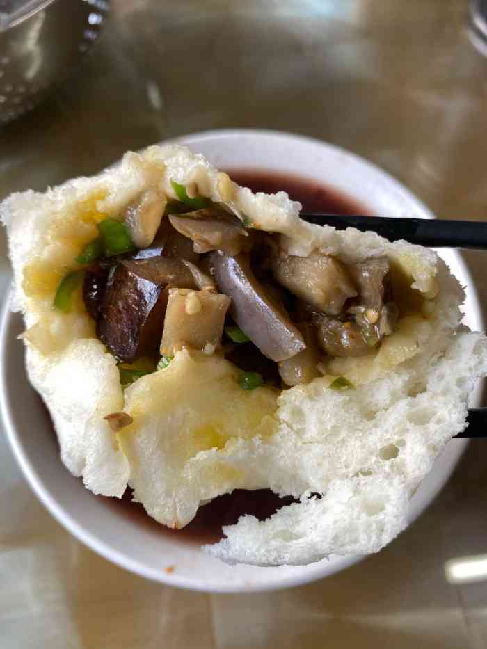 莒国八喜龙包-"靠火车站一家早开门的店,方便了一大早要乘.