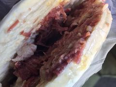 特色腊牛肉夹馍-老马家马蓉蛋菜夹馍·腊牛肉夹馍(回民街店)
