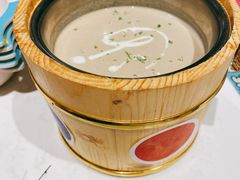 蘑菇牛奶-水桶王国主题餐厅·聚会·生日派对·亲子活动·家庭套餐(亚龙湾希尔顿店)