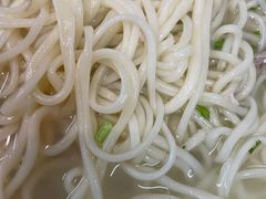 -亮亮面馆(经六路店)