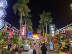 -三亚火车头万人海鲜广场