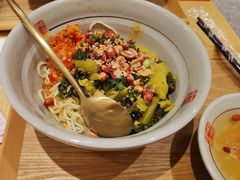 -呼啦面馆·头牌豌杂面(建新东路店)