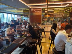 -大中华希尔顿酒店-念自助餐·嗨啤·小龙虾