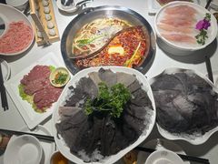 -茅草房·河畔园林火锅