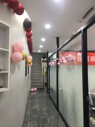 -苗方清颜专业祛痘·皮肤管理