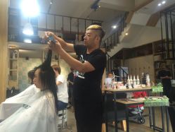 -马克男发时尚店